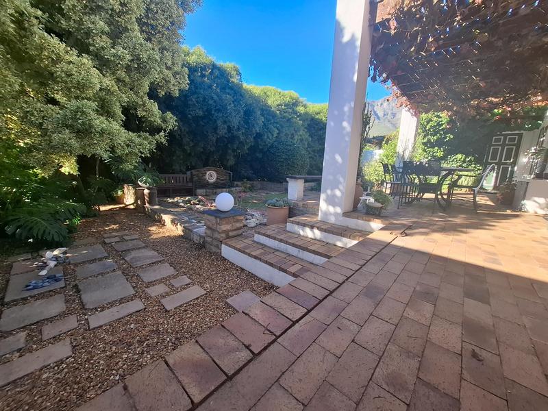 4 Bedroom Property for Sale in Paradyskloof Western Cape